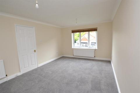 2 bedroom flat to rent, Tenison Court, Eaton