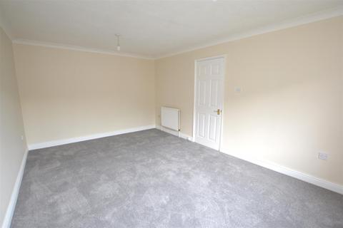 2 bedroom flat to rent, Tenison Court, Eaton