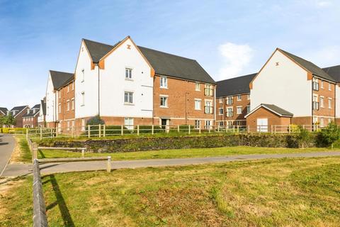 2 bedroom flat for sale, Cornwell Avenue, Crawley, RH10