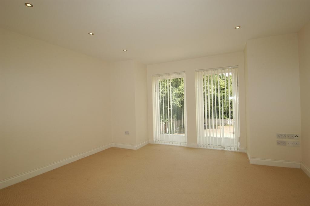 Apartment in Heaton Moor - View 3