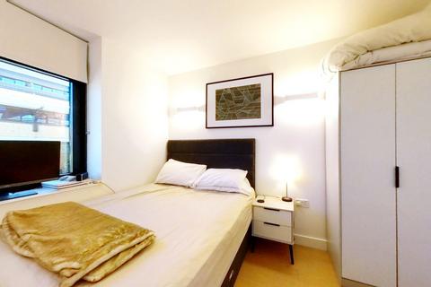 Studio to rent, New Horizons Court