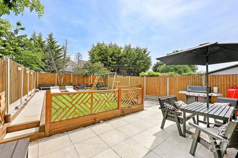 3 bedroom terraced house for sale, Beamish Close, Epping CM16