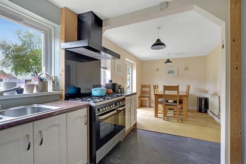 3 bedroom end of terrace house for sale, Hillcrest Close, Nottingham NG16