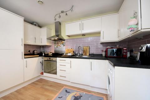 2 bedroom flat for sale, Dominion House, W13