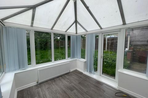 2 bedroom semi-detached house for sale, Torre Close, Middleton, M24