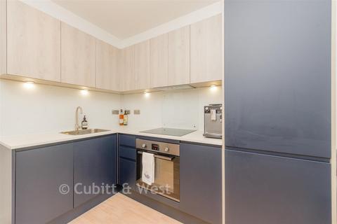 1 bedroom apartment for sale, Furness House, Redhill RH1