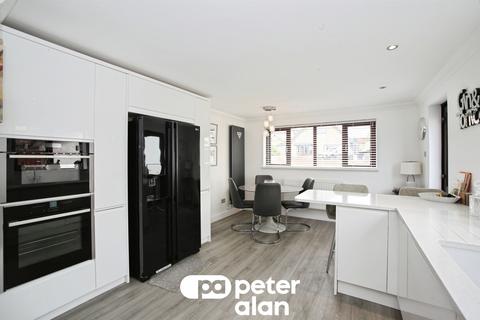 4 bedroom detached house for sale, Cemaes Road, Crumlin, Newport