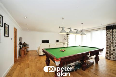 4 bedroom detached house for sale, Cemaes Road, Crumlin, Newport