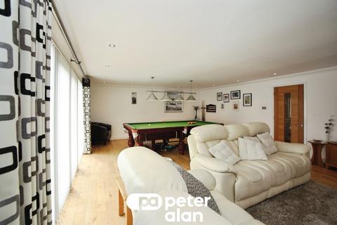 4 bedroom detached house for sale, Cemaes Road, Crumlin, Newport