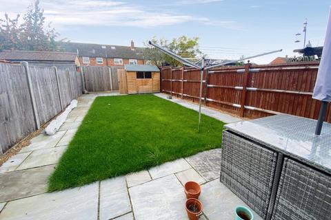 3 bedroom terraced house to rent, Ryvers Road, Langley SL3