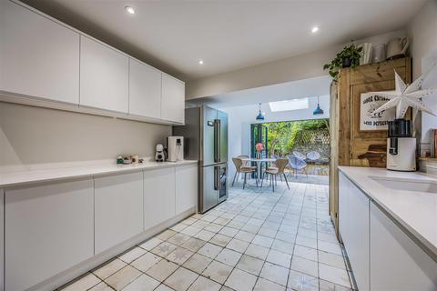 4 bedroom semi-detached house for sale, St. Andrews Road, Portsmouth PO5