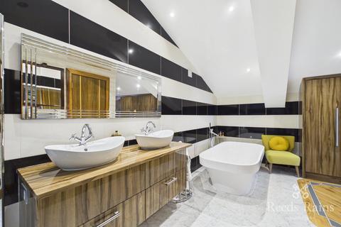 3 bedroom penthouse for sale, The Colonnades, Liverpool L3