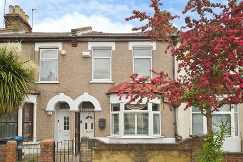 2 bedroom terraced house for sale, Kings Road, London, N18