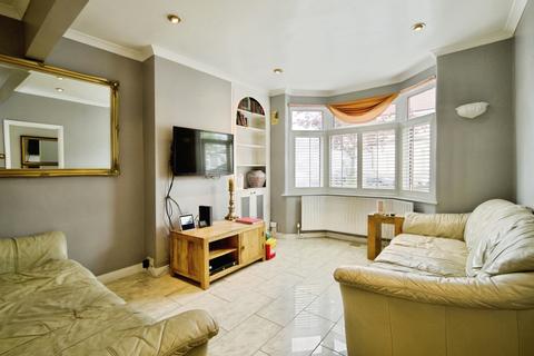 2 bedroom terraced house for sale, Kings Road, London, N18