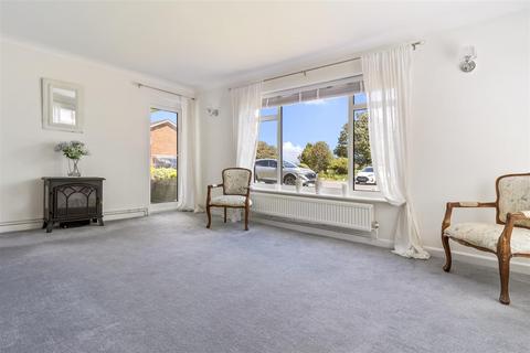 2 bedroom flat for sale, St Aubins Court, Sea Lane, Ferring
