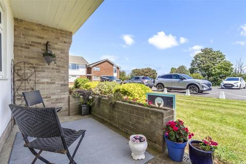 2 bedroom flat for sale, St Aubins Court, Sea Lane, Ferring