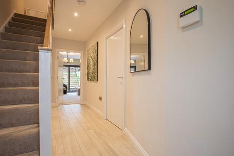 3 bedroom terraced house for sale, Whitehall Road West, Bradford, BD11