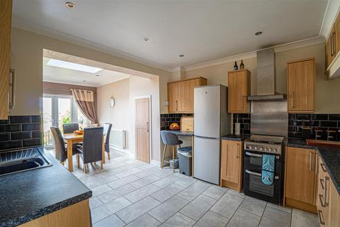 3 bedroom semi-detached house for sale, Bexleigh Avenue, St Leonards-on-sea