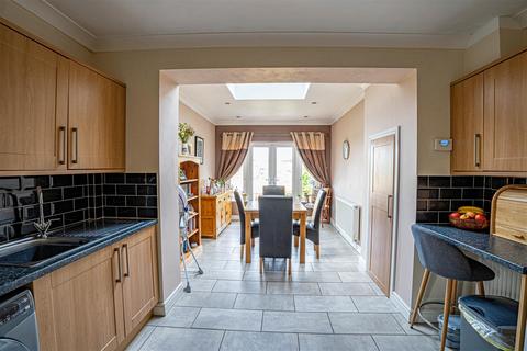 3 bedroom semi-detached house for sale, Bexleigh Avenue, St Leonards-on-sea