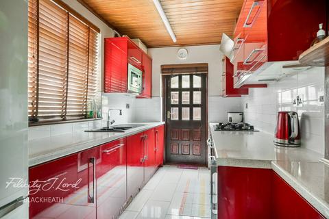 3 bedroom semi-detached house for sale, Rochester Way, Eltham