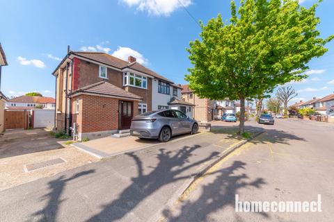 Elms Farm Road, Hornchurch RM12