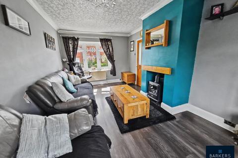 2 bedroom end of terrace house for sale, Nussey Avenue, Birstall