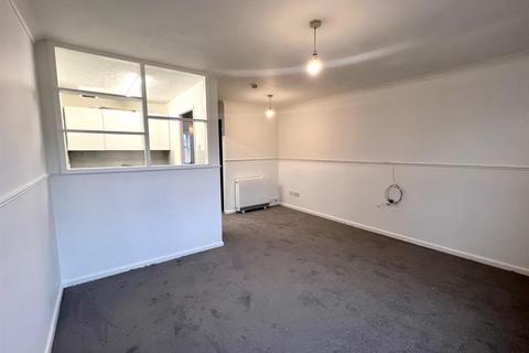 1 bedroom apartment to rent, Ascot Court, India Road, Gloucester
