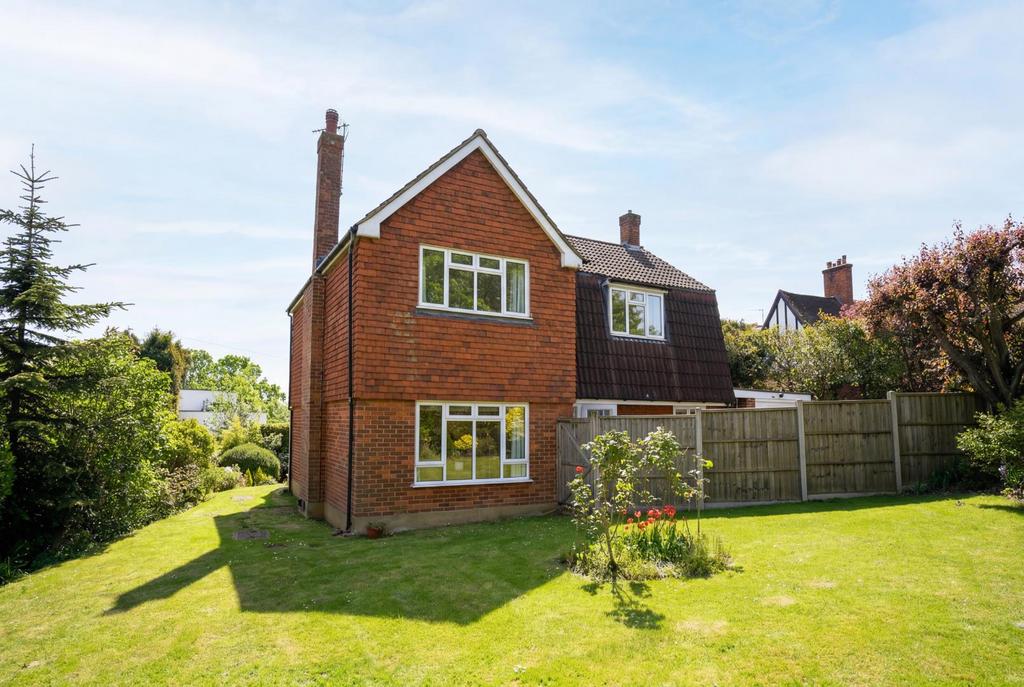 Detached house exterior, garden