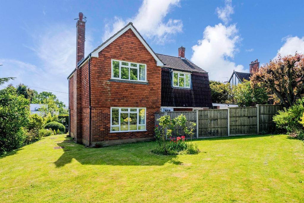 Detached house exterior, garden