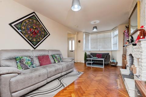 3 bedroom terraced house for sale, Culvers Avenue, Carshalton, SM5