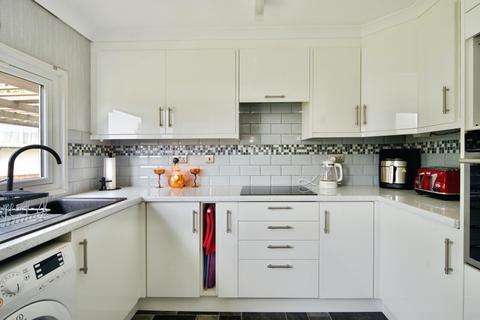 2 bedroom park home for sale, The Green, Romford, RM3
