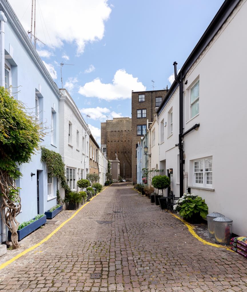 Osten Mews