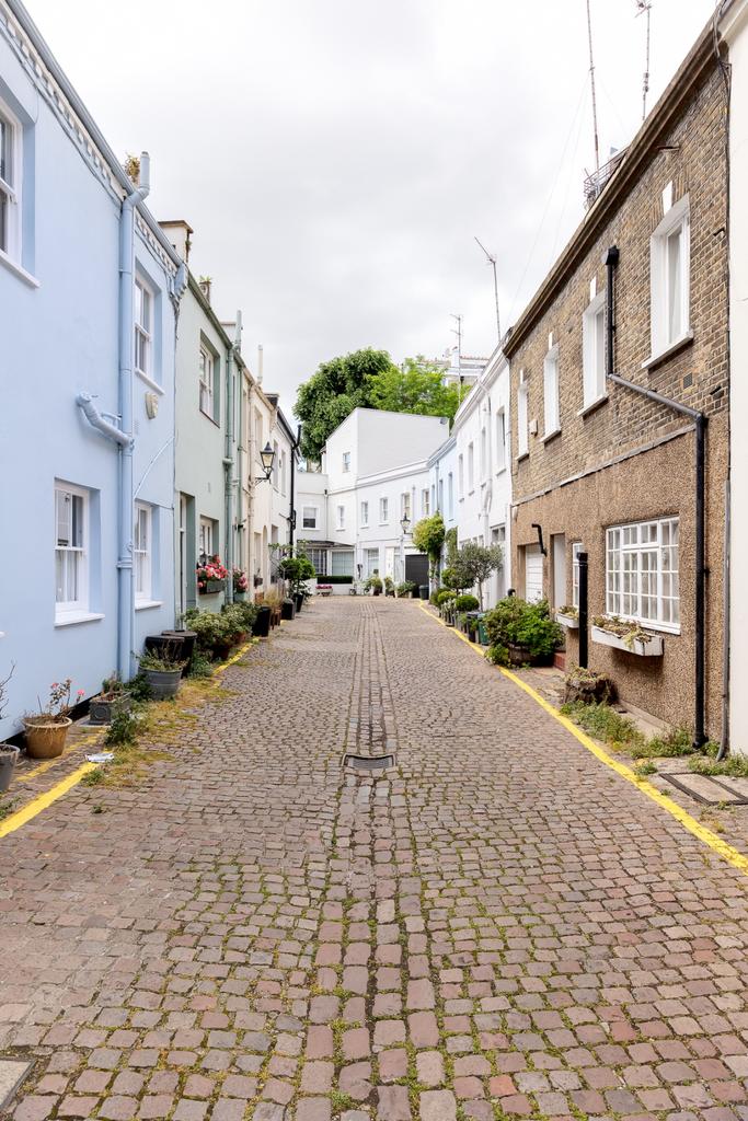 Osten Mews