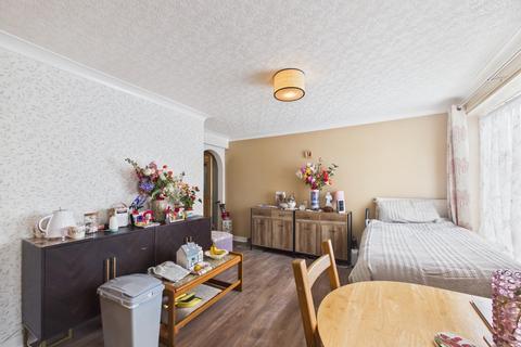 2 bedroom semi-detached house for sale, Highfield Avenue, Driffield, YO25 5ER