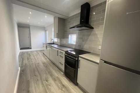 2 bedroom terraced house to rent, Barnard Avenue, Bishop Auckland