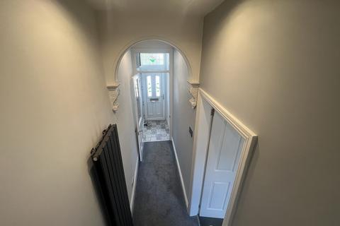 2 bedroom terraced house to rent, Barnard Avenue, Bishop Auckland