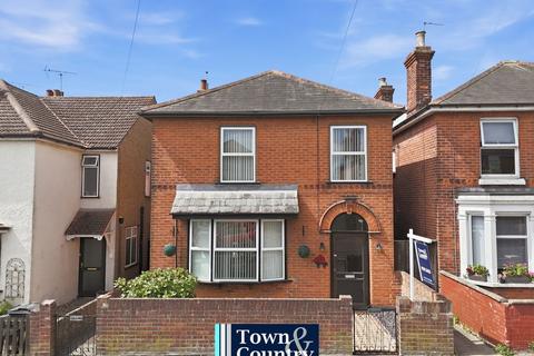 5 bedroom detached house for sale, Ladysmith Avenue, Brightlingsea, CO7