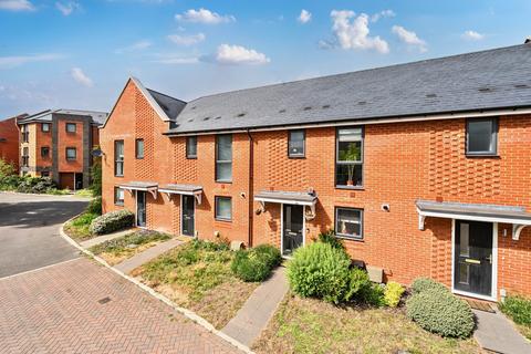 3 bedroom terraced house for sale, Nightingale Way, Reading RG30