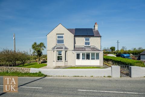 4 bedroom detached house for sale, Llynfaes, LL65