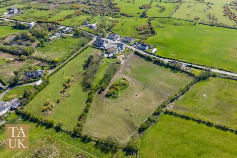 4 bedroom detached house for sale, Llynfaes, LL65