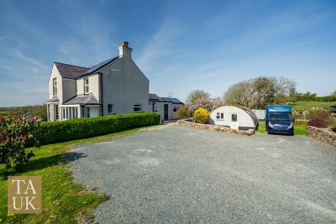 4 bedroom detached house for sale, Llynfaes, LL65