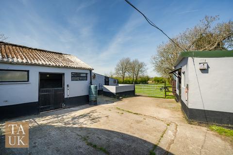 4 bedroom detached house for sale, Llynfaes, LL65