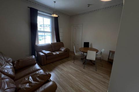 4 bedroom flat to rent, 12 1/0 Perth Road, ,