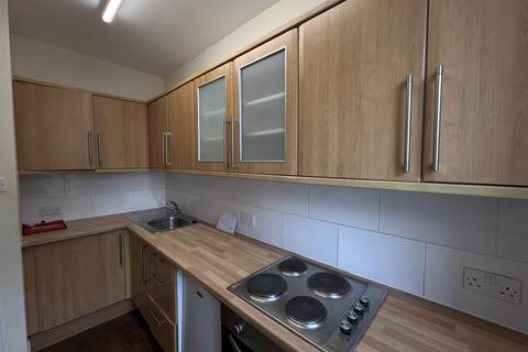 4 bedroom flat to rent, 12 1/0 Perth Road, ,