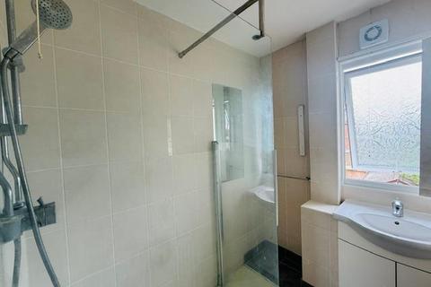3 bedroom house to rent, Common Road, Langley, SL3 8SX