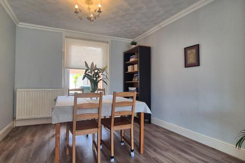 3 bedroom end of terrace house to rent, INNER AVENUE, SO14