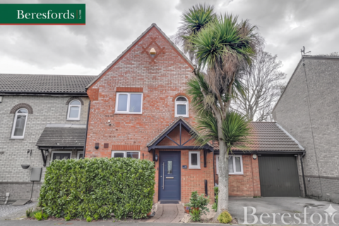Cleves Avenue, Brentwood, CM14