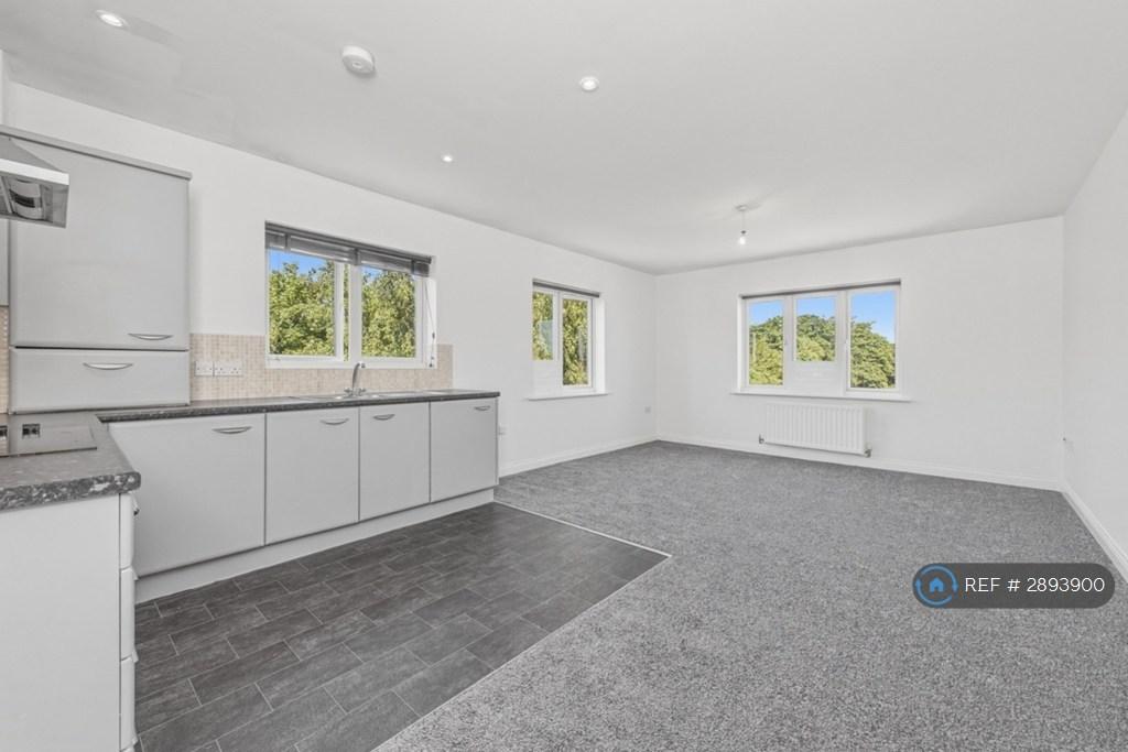 Apartment in Leeds, Killingbeck, West Yorkshire - View 3