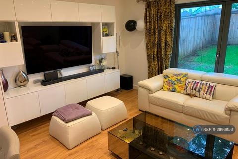 3 bedroom terraced house to rent, Snowdrop Mews, Pinner, HA5