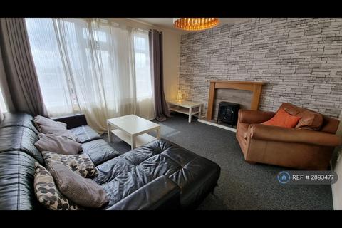 4 bedroom maisonette to rent, Foxcroft Way, Leeds, LS6